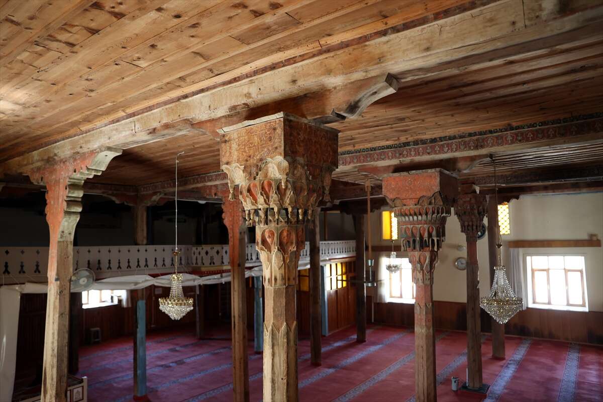 Konya’da 661 yıldır ayakta! Mütevazı görüntünün ardında eşsiz bir güzellik saklıyor 16